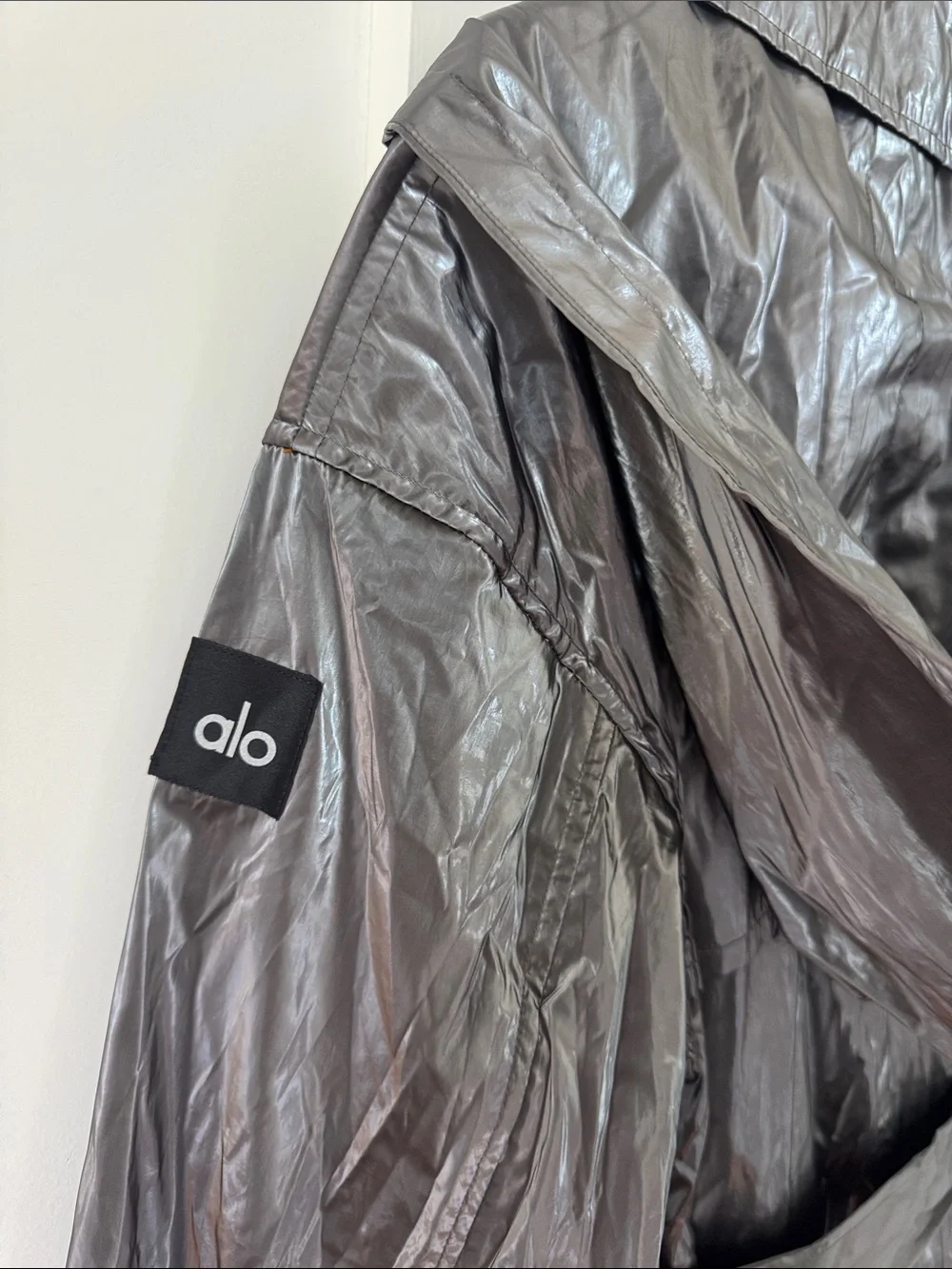 Alo Metallic Break Line Trench Size XS